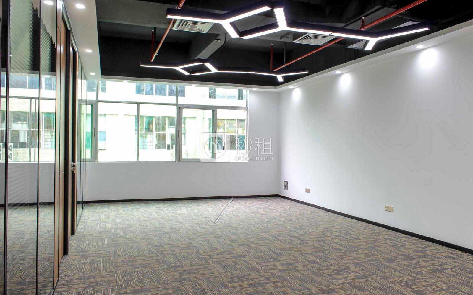 龙易.盛天龙创新谷写字楼出租156平米精装办公室79元/m².月