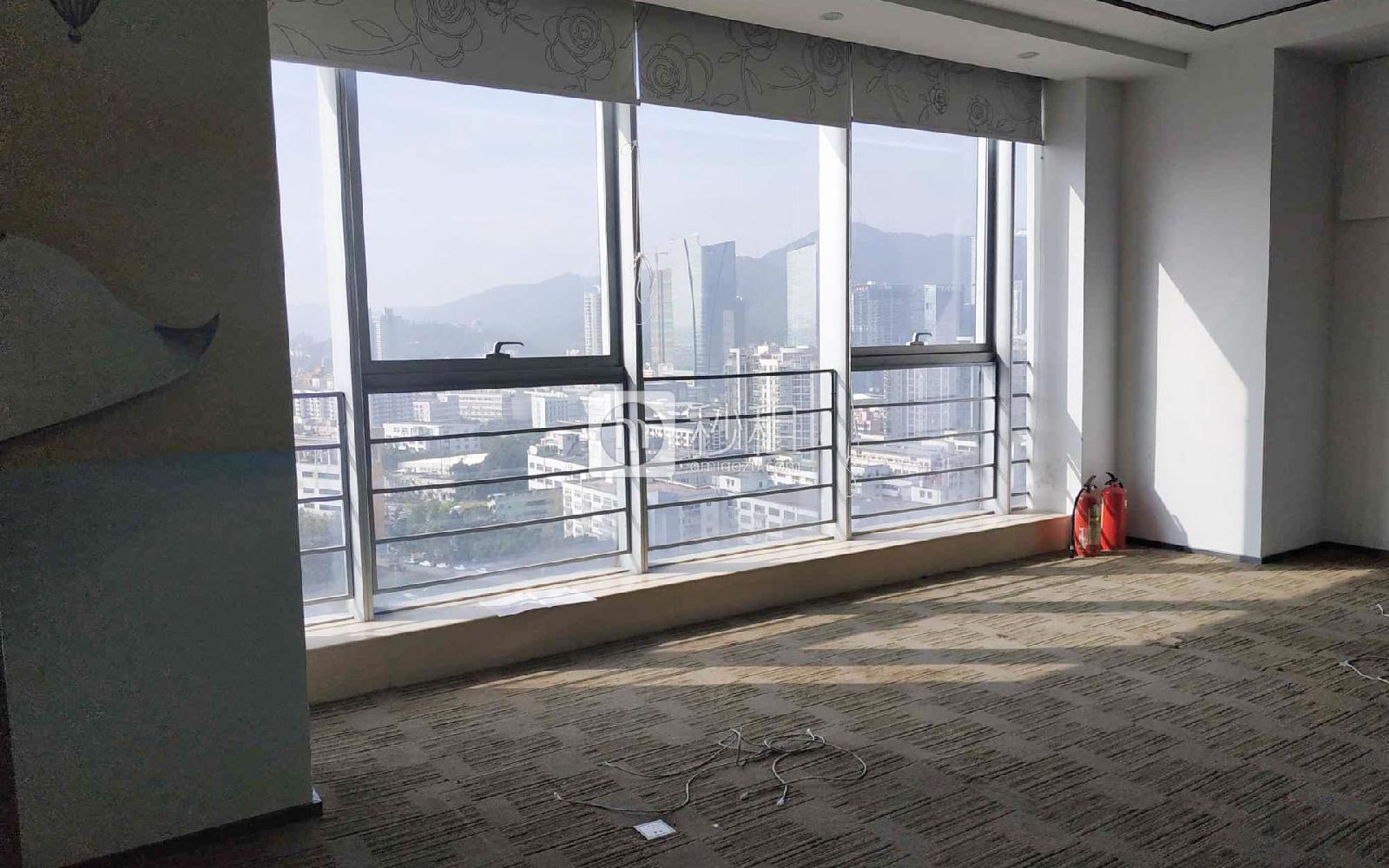 新浩E都写字楼出租311平米精装办公室187元/m².月