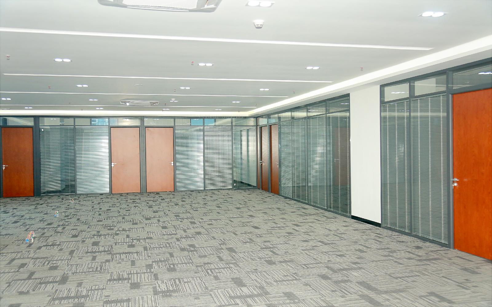 深业进元大厦写字楼出租500平米豪装办公室90元/m².月
