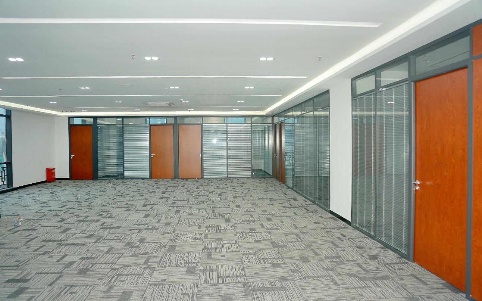 深业进元大厦写字楼出租500平米豪装办公室90元/m².月