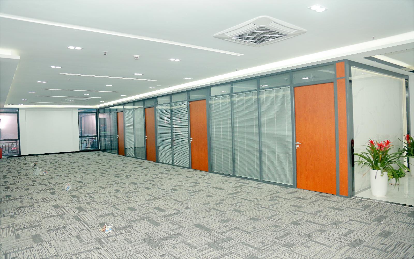 深业进元大厦写字楼出租335平米豪装办公室90元/m².月