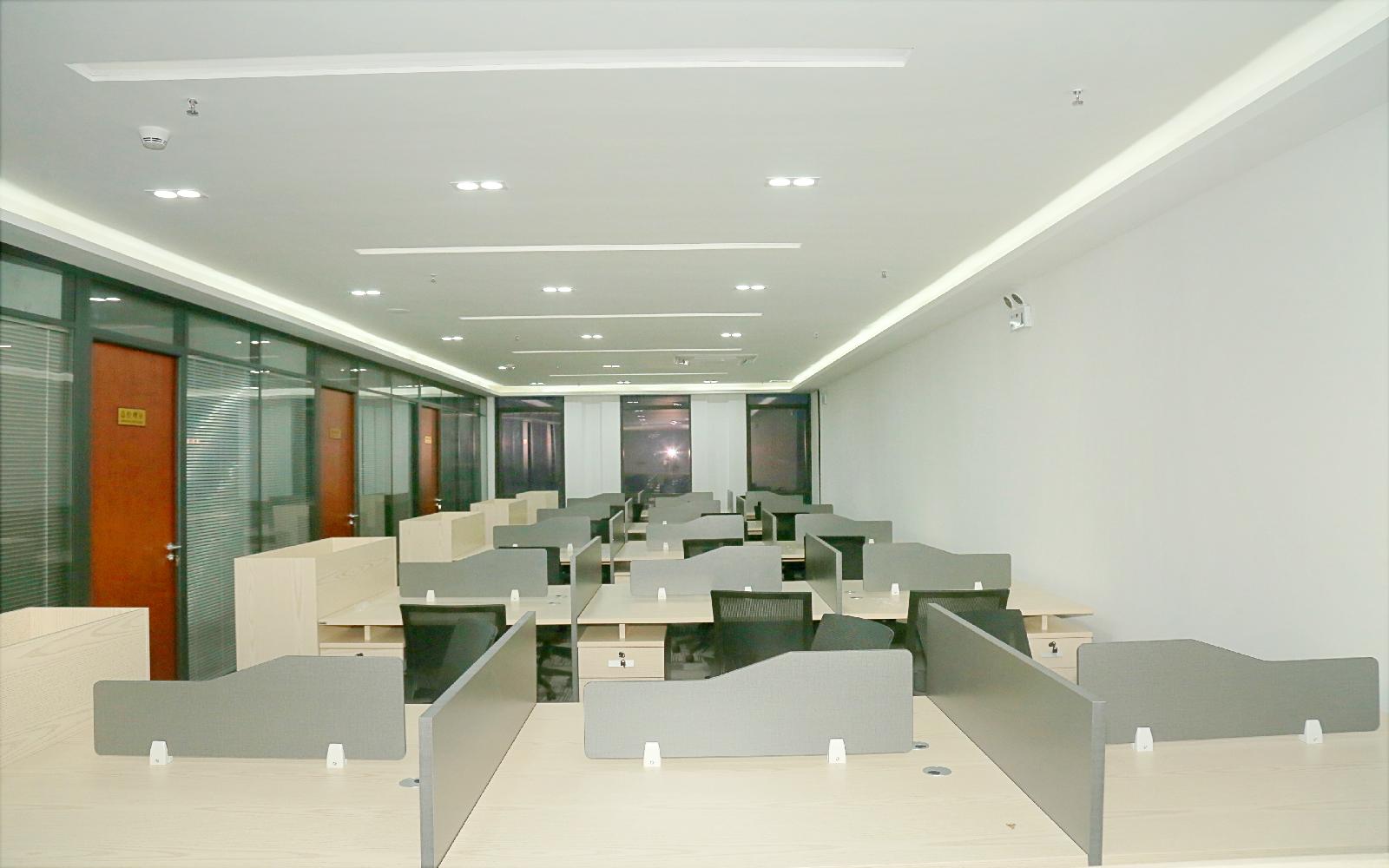 深业进元大厦写字楼出租292平米豪装办公室90元/m².月