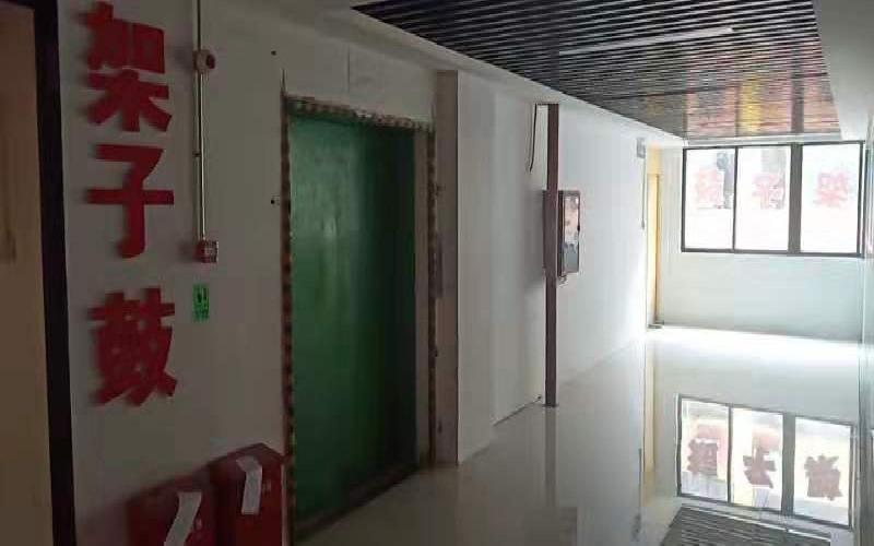 南岭智谷写字楼出租200平米简装办公室55元/m².月