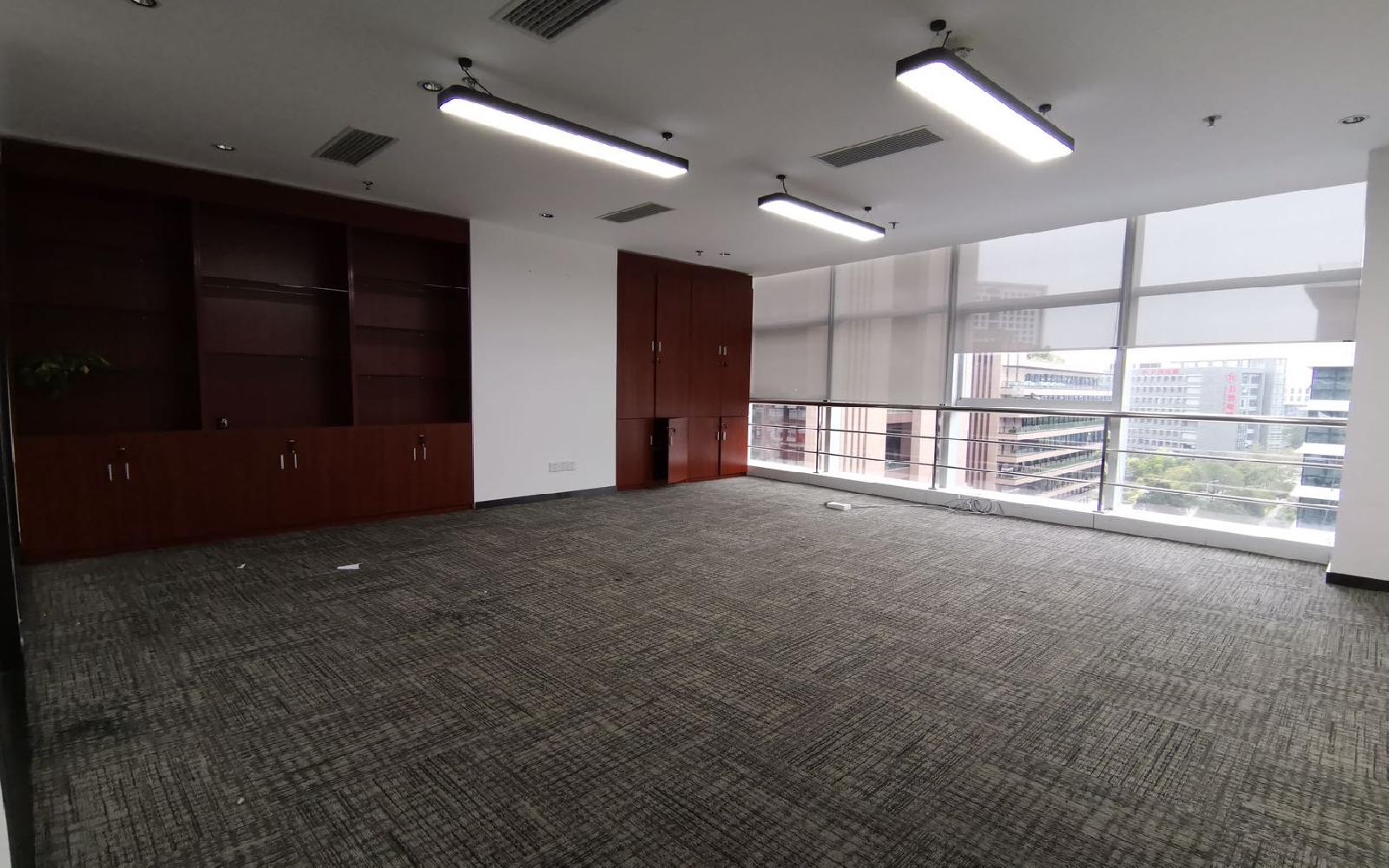 德赛科技大厦写字楼出租526平米精装办公室150元/m².月