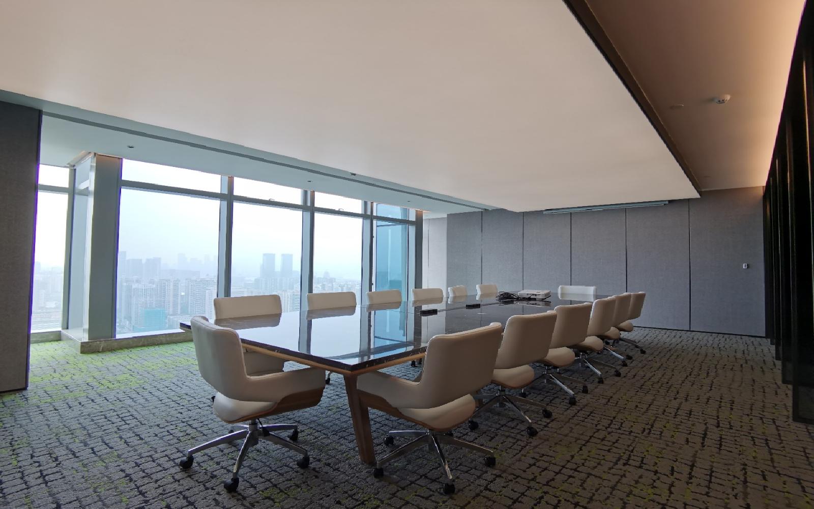 QCC前城中心写字楼出租2400平米豪装办公室100元/m².月