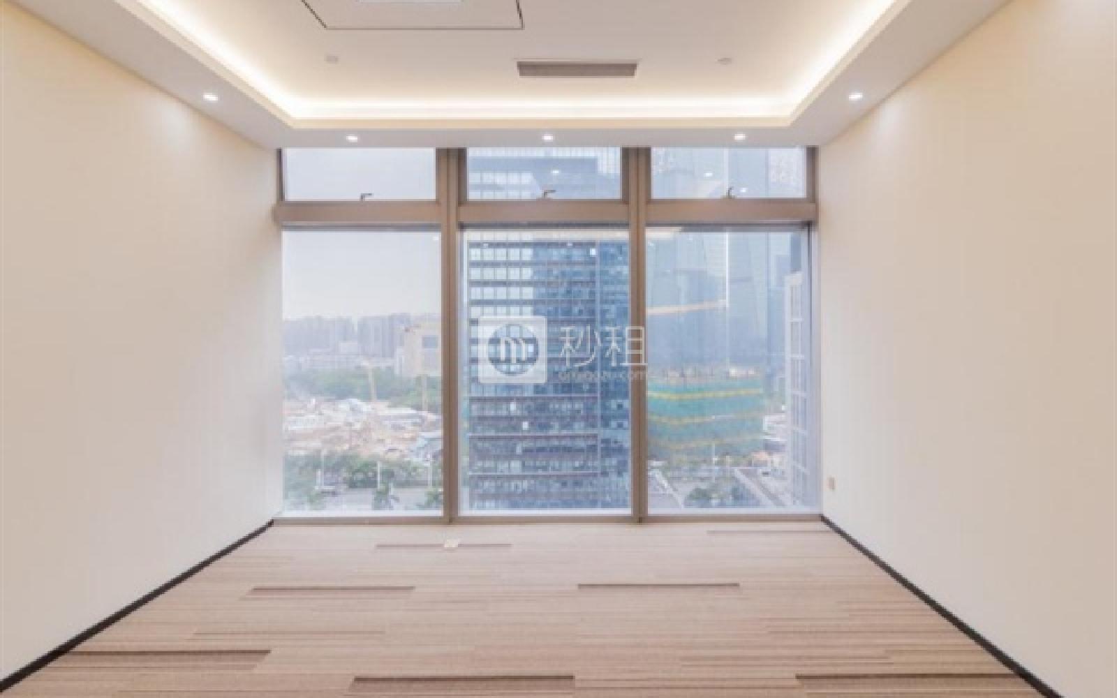 易尚中心写字楼出租505平米精装办公室135元/m².月