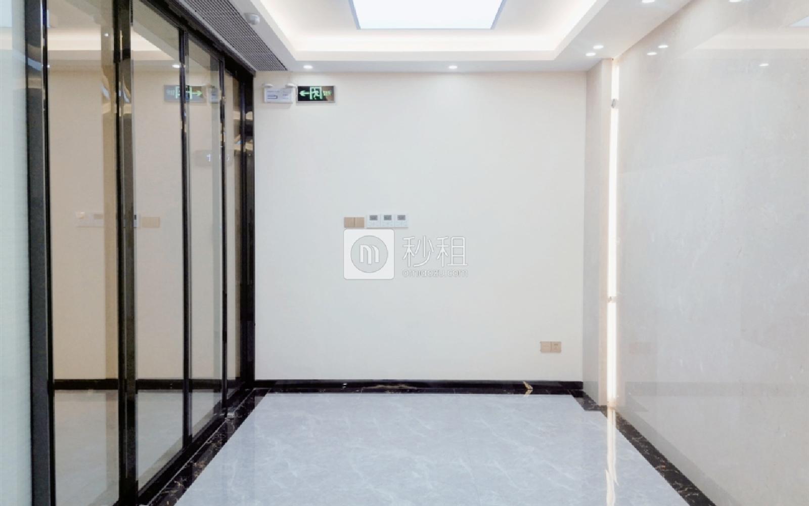 易尚中心写字楼出租142平米精装办公室140元/m².月