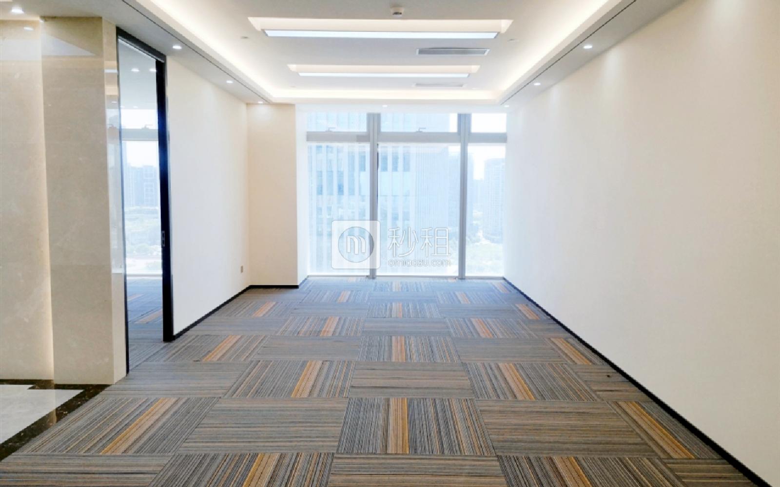 易尚中心写字楼出租142平米精装办公室140元/m².月
