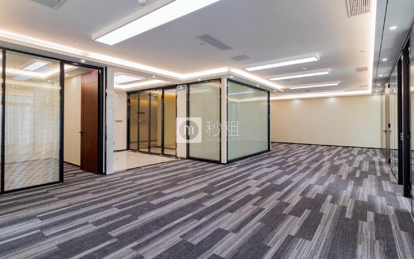 易尚中心写字楼出租425平米精装办公室108元/m².月