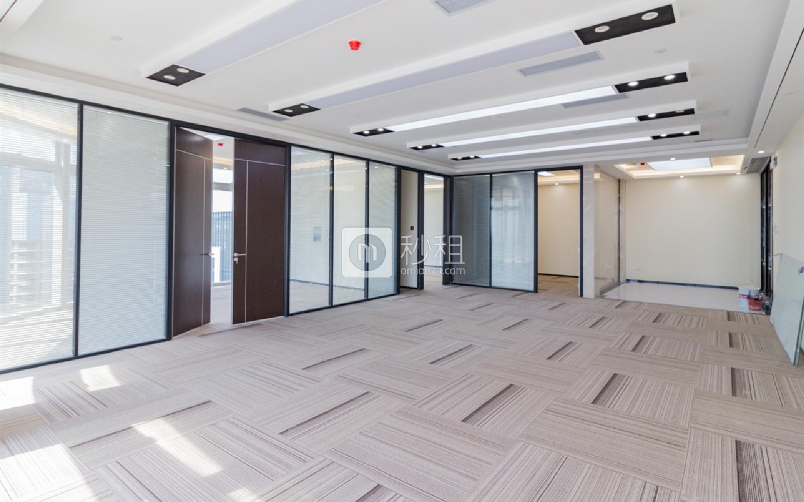 易尚中心写字楼出租258平米精装办公室140元/m².月