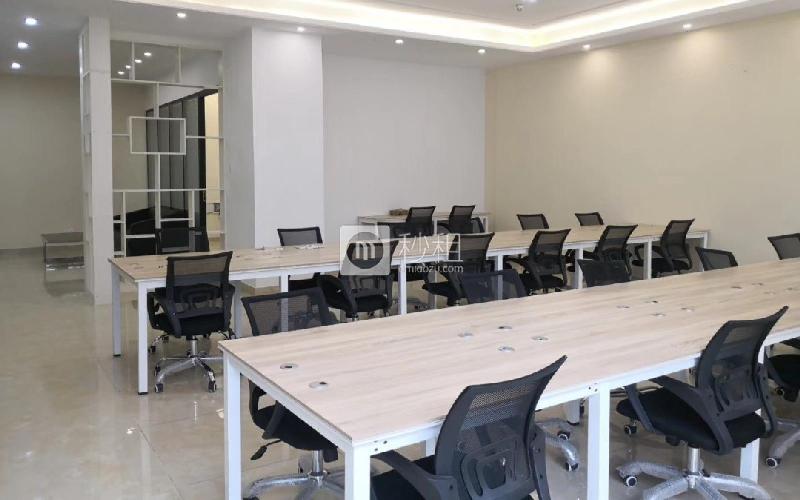 卫东龙商务大厦写字楼出租329平米精装办公室70元/m².月