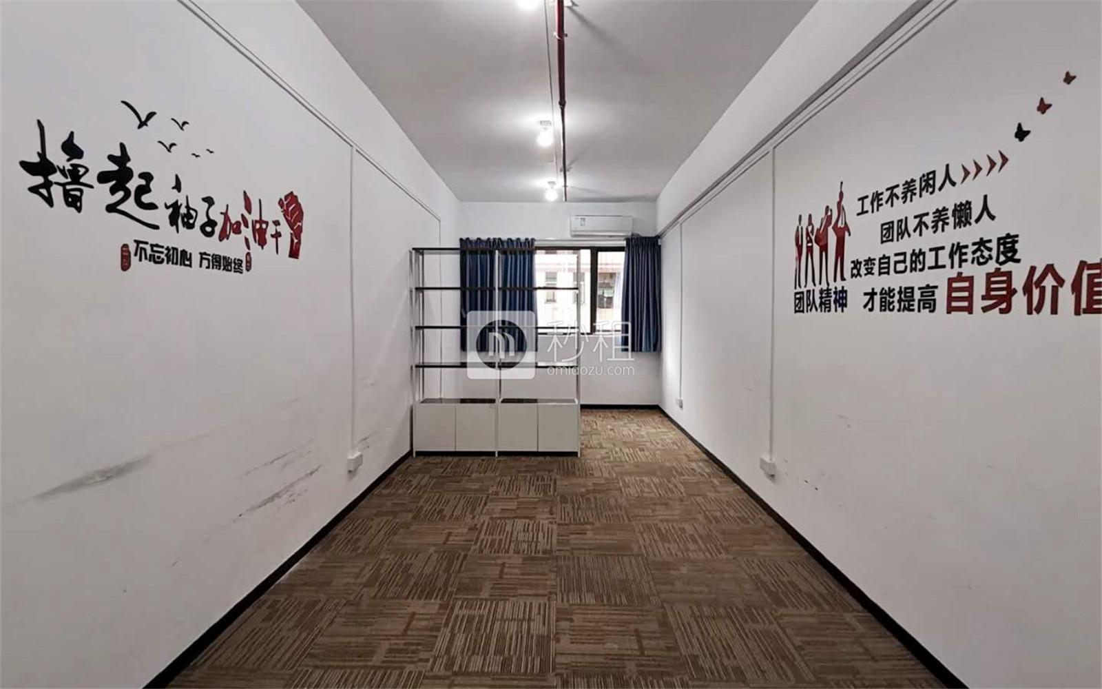 云海企业总部基地写字楼出租42.3平米精装办公室2500元/月