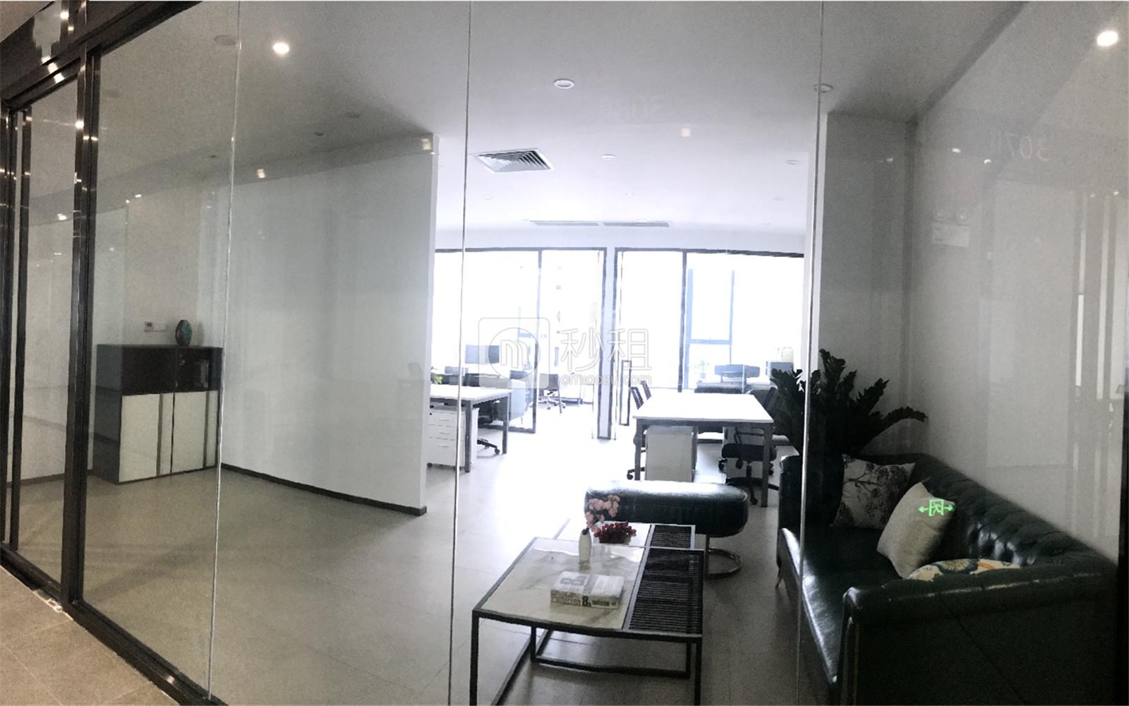 立新湖创意园写字楼出租176平米精装办公室43元/m².月