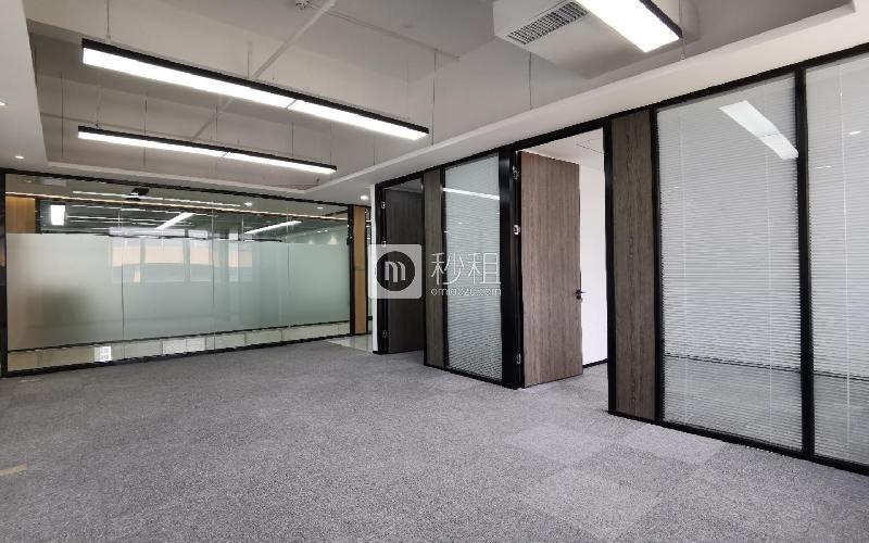 美合意谷写字楼出租112平米精装办公室65元/m².月
