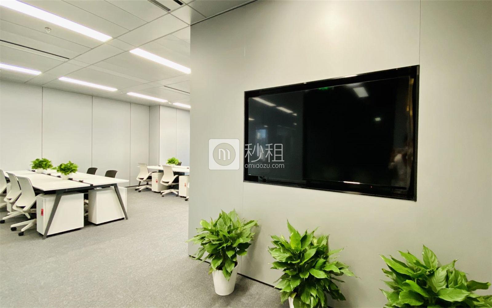 汉京金融中心写字楼出租213平米豪装办公室55000元/间.月