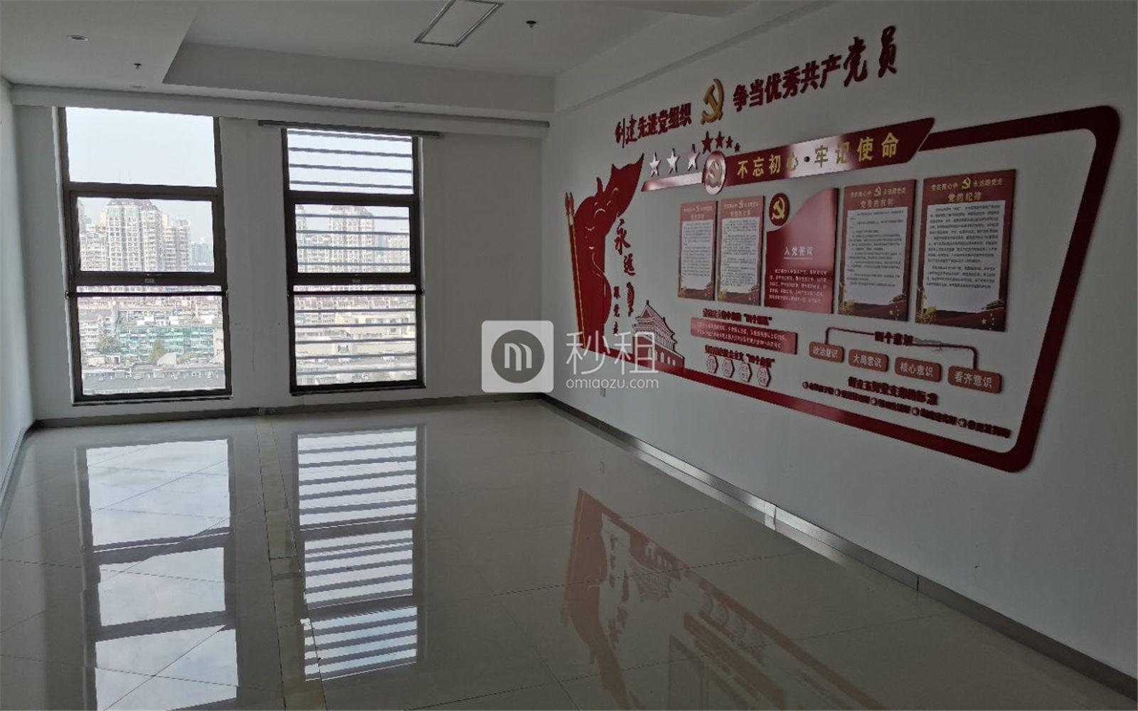 金龙财富中心写字楼出租1377平米精装办公室4.5元/m².天