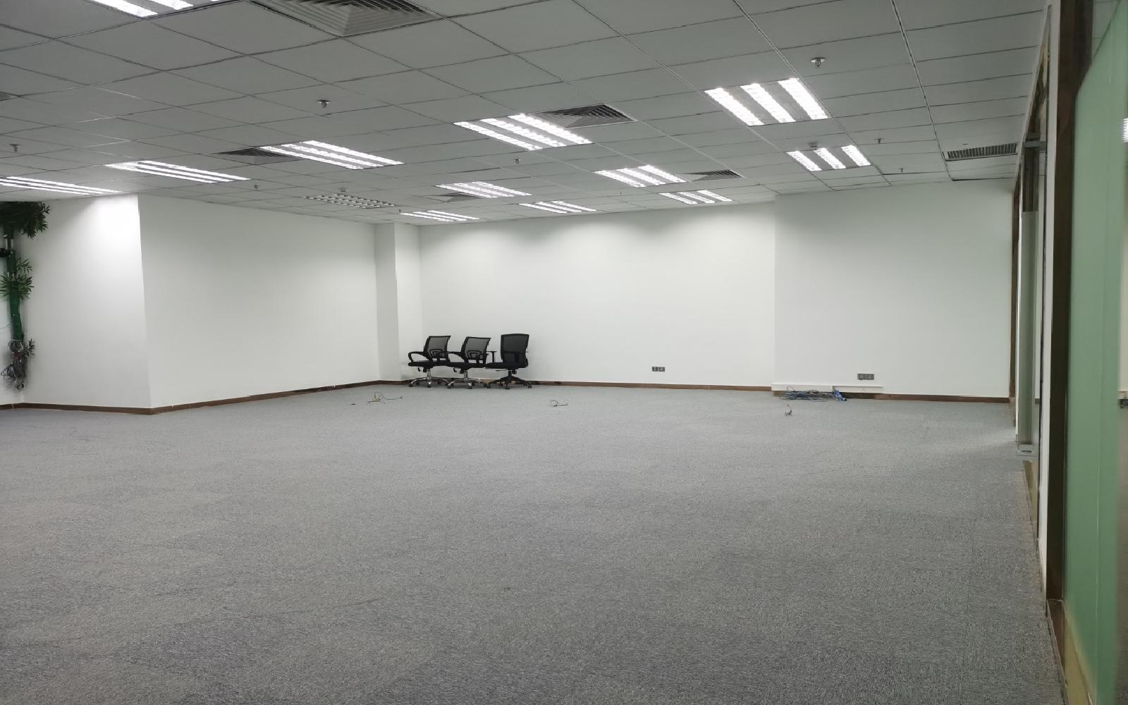 华宝一号大厦写字楼出租478.55平米精装办公室98元/m².月