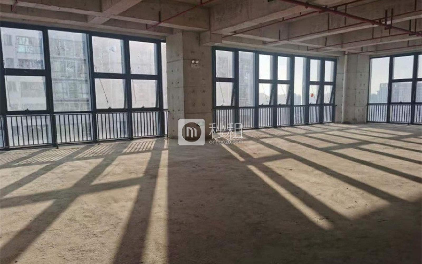 阳基九方广场写字楼出租1600平米毛坯办公室79元/m².月