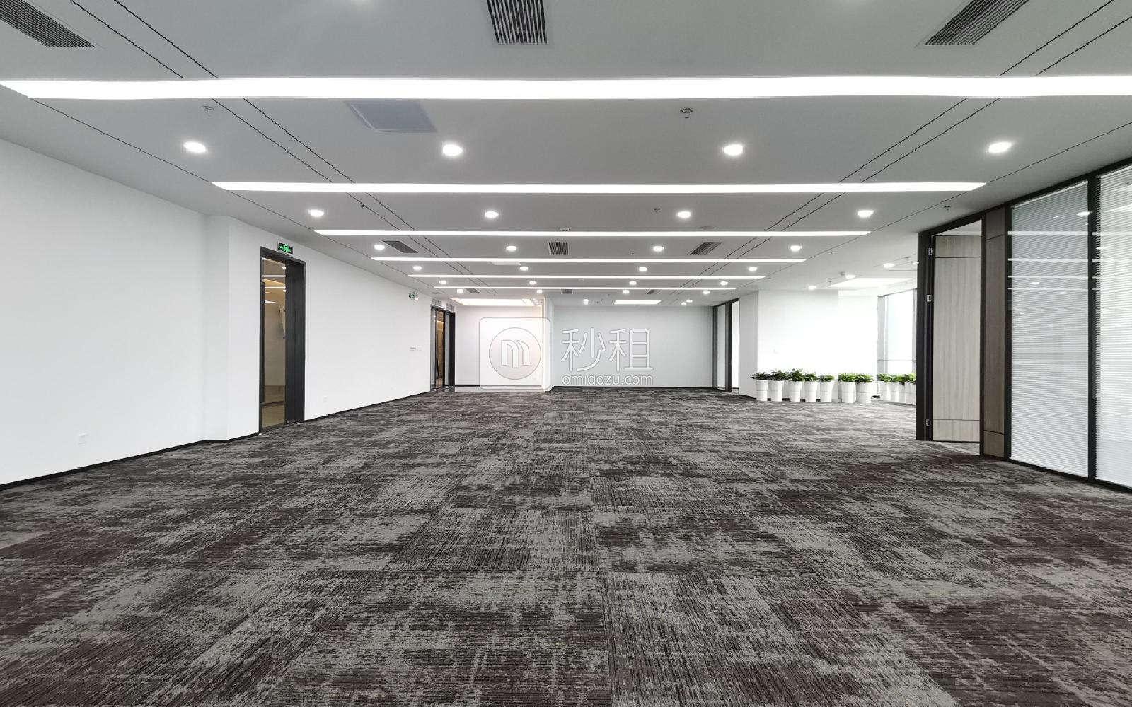 鹏润达商业广场写字楼出租680平米豪装办公室160元/m².月