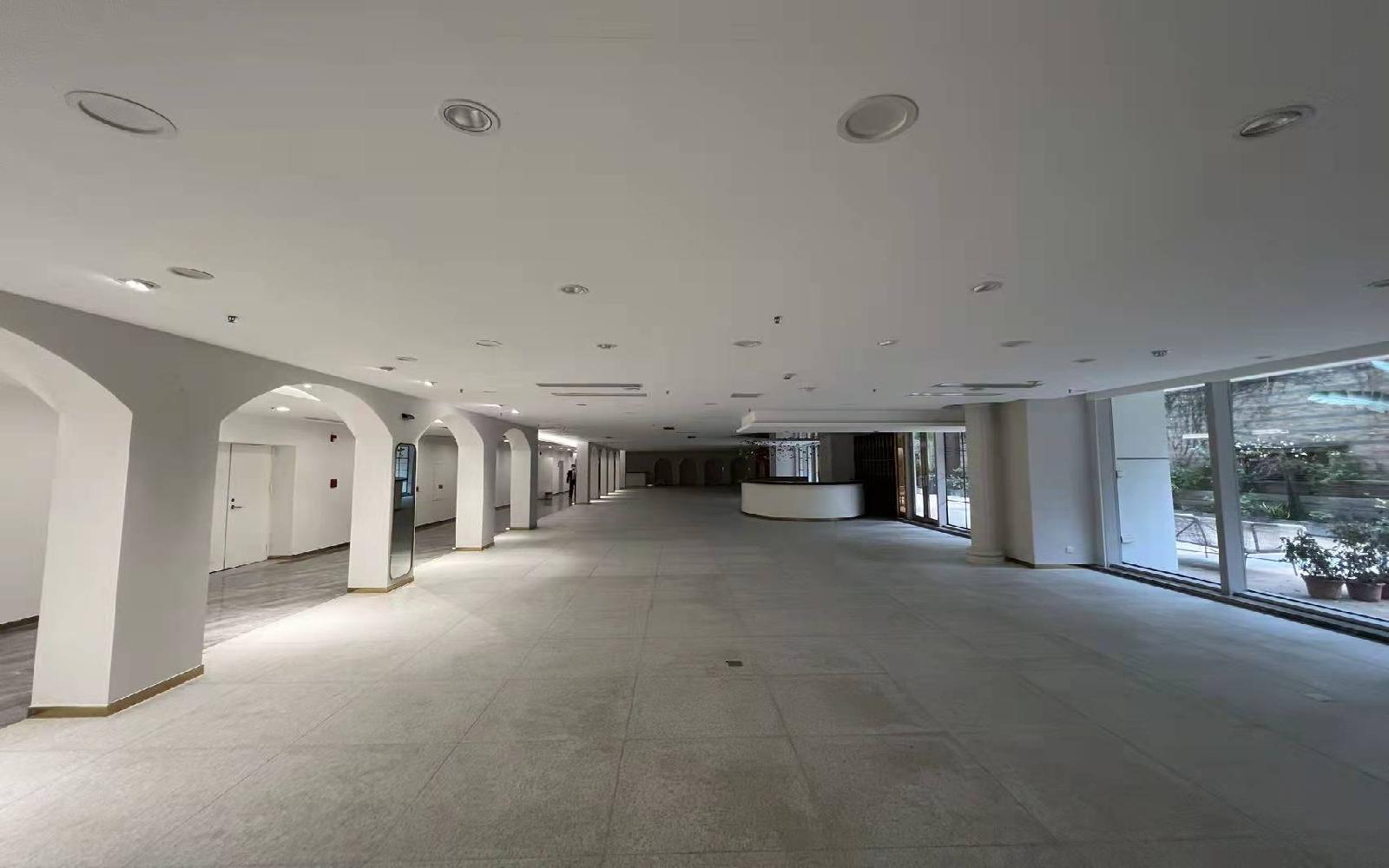 星河中心写字楼出租2039.07平米毛坯办公室180元/m².月