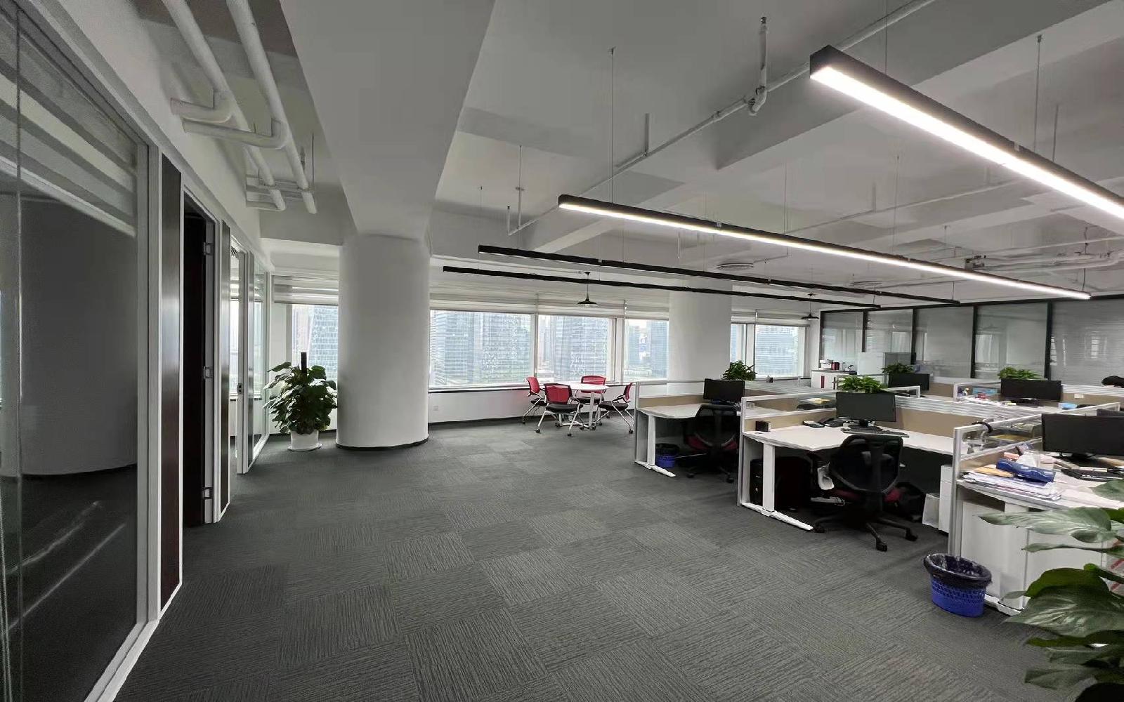 星河中心写字楼出租583.24平米精装办公室280元/m².月