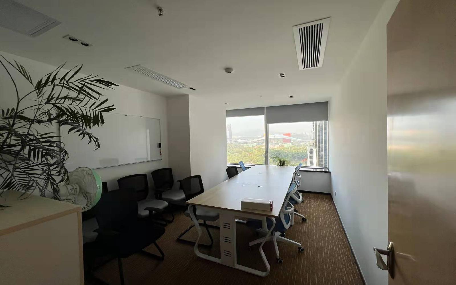 星河中心写字楼出租467.58平米毛坯办公室270元/m².月