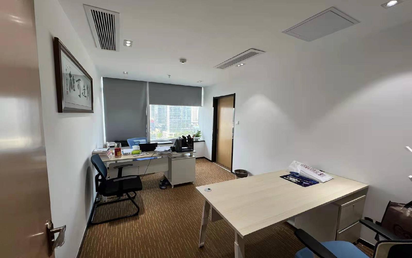 星河中心写字楼出租467.58平米毛坯办公室270元/m².月
