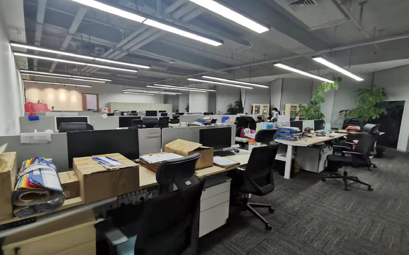 万科滨海云中心写字楼出租2040平米精装办公室240元/m².月