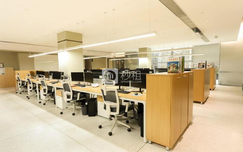 万科云城设计公社写字楼出租273.76平米精装办公室225元/m².月