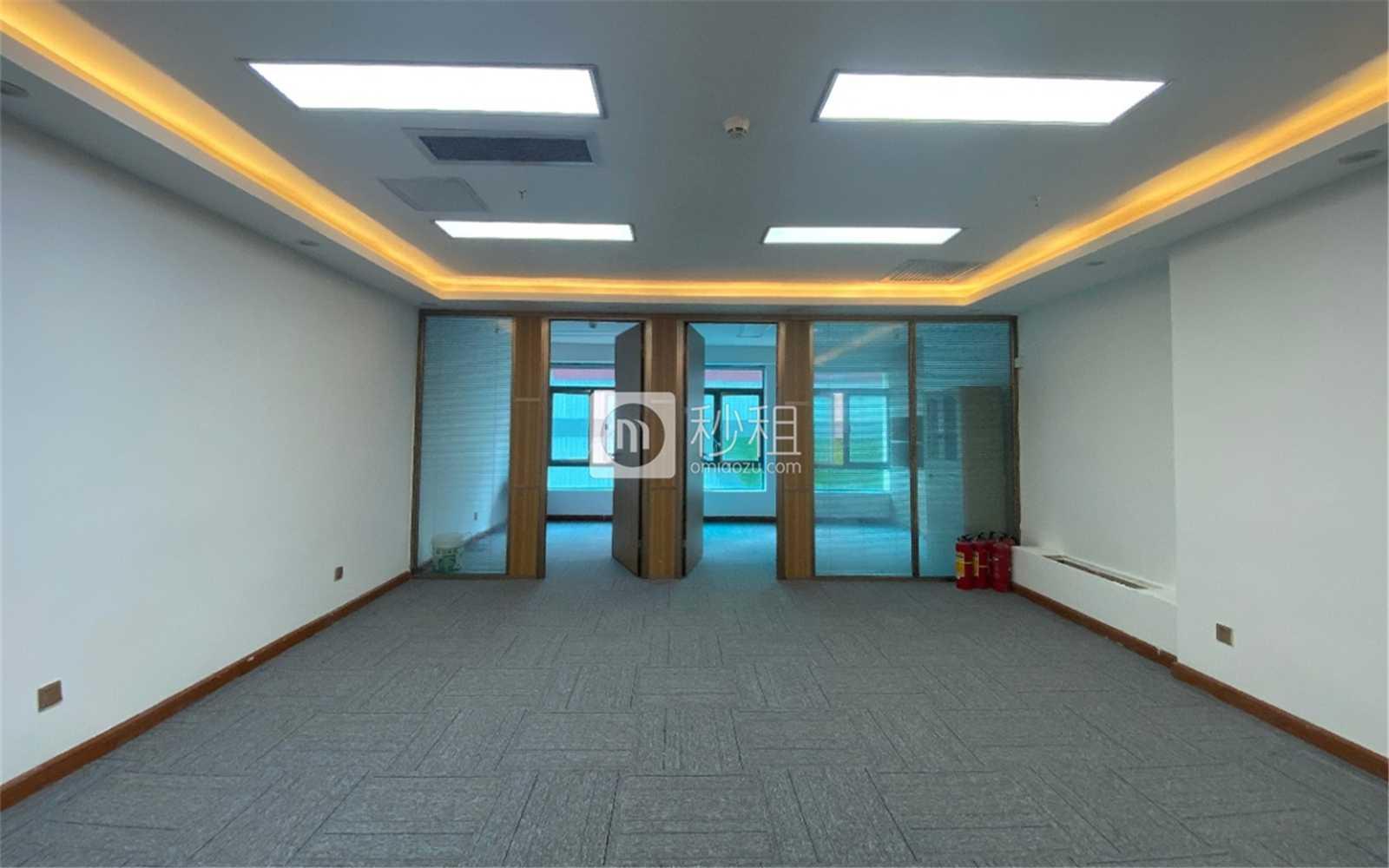 苍松大厦写字楼出租168平米精装办公室10800元/间.月