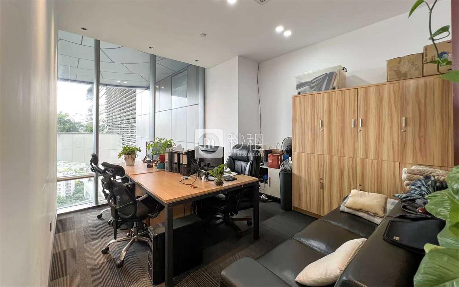 智慧广场写字楼出租165平米精装办公室98元/m².月