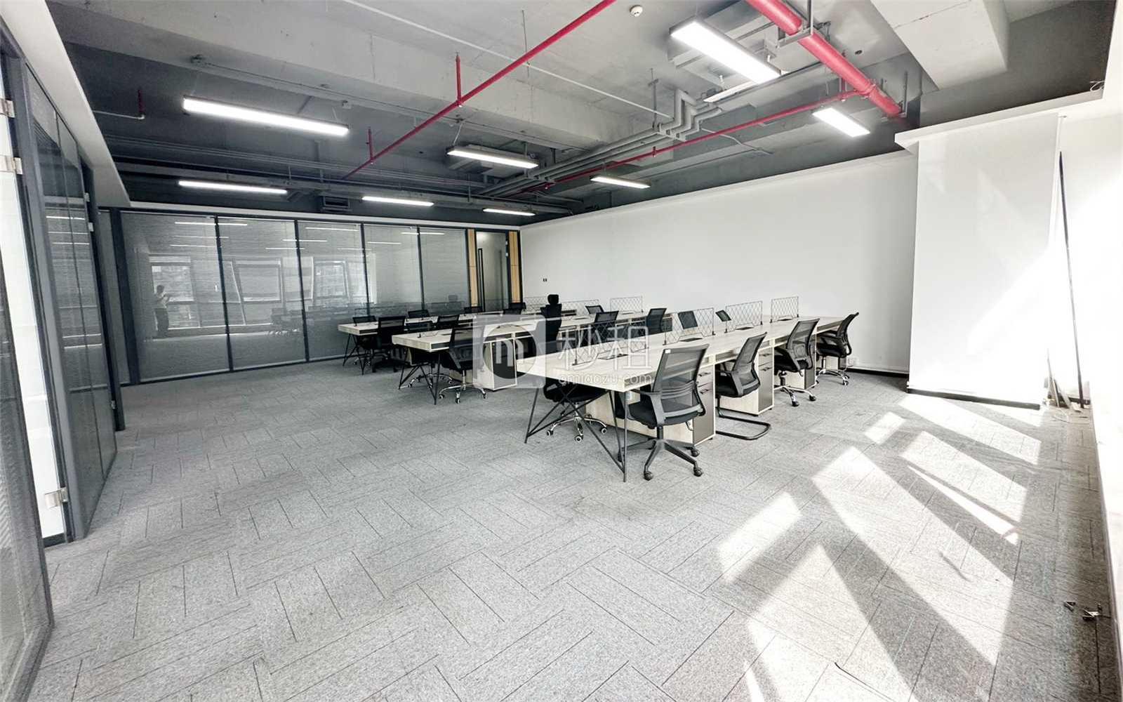 西北工业大学三航科技大厦写字楼出租245平米精装办公室108元/m².月