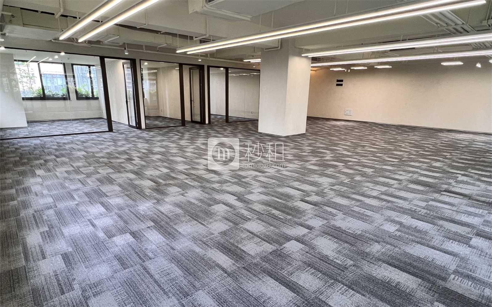 泰华梧桐村写字楼出租370平米精装办公室160元/m².月