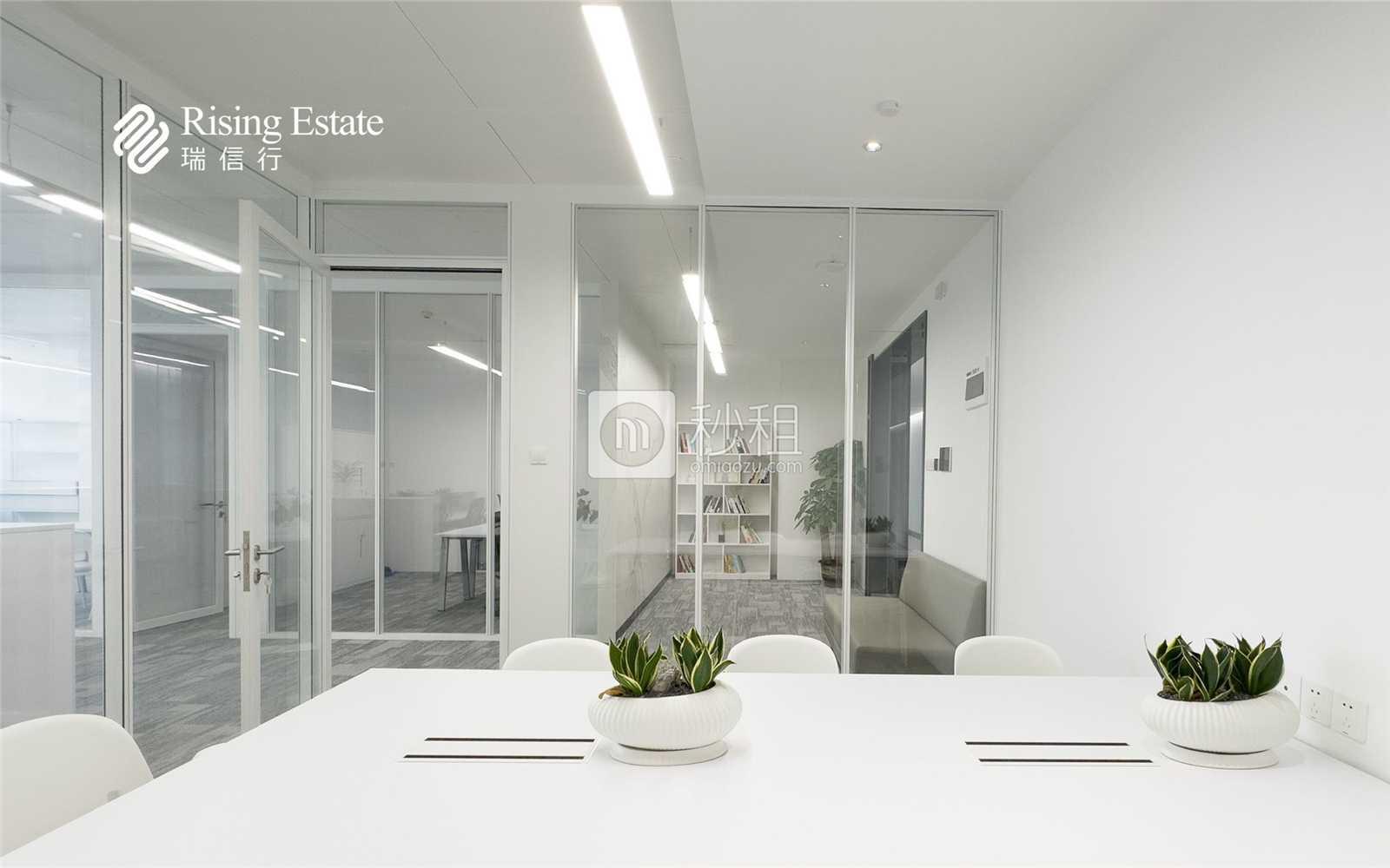 湾厦中心写字楼出租200平米精装办公室135元/m².月