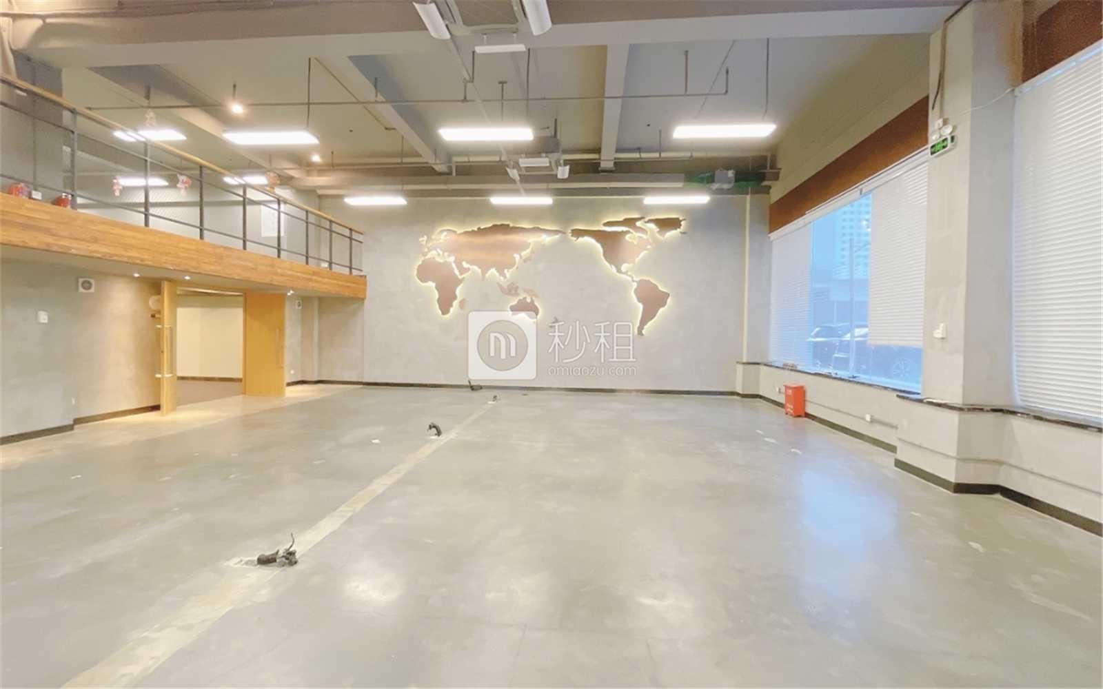 南山云谷创新产业园（二期）写字楼出租1200平米精装办公室70元/m².月