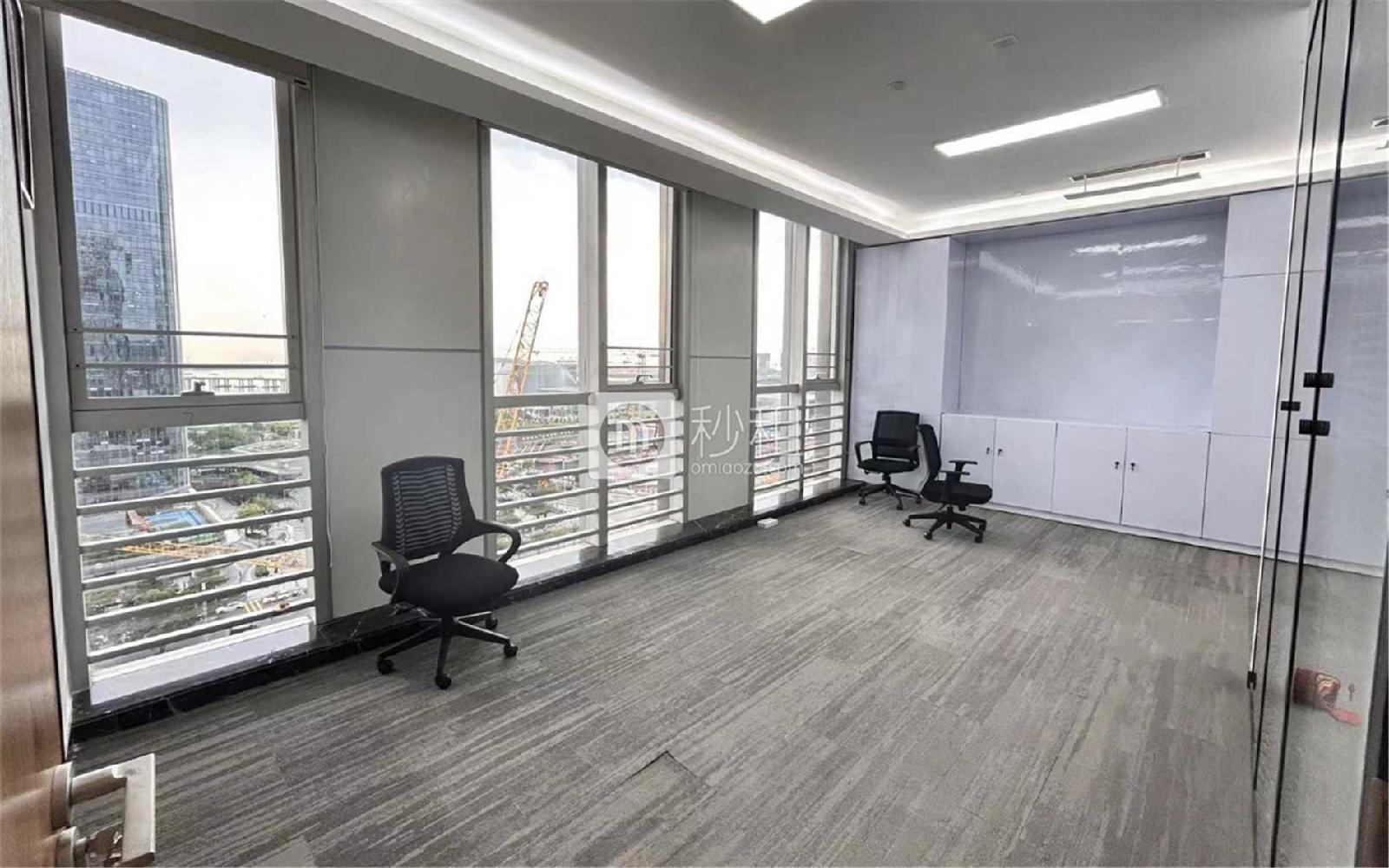 龙光世纪大厦写字楼出租274.81平米精装办公室160元/m².月