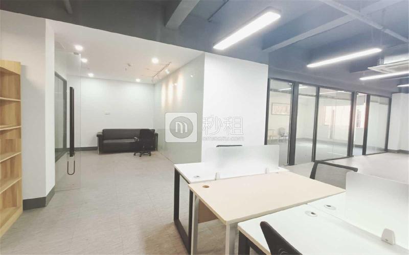 亿家商业中心写字楼出租809.5平米简装办公室55元/m².月