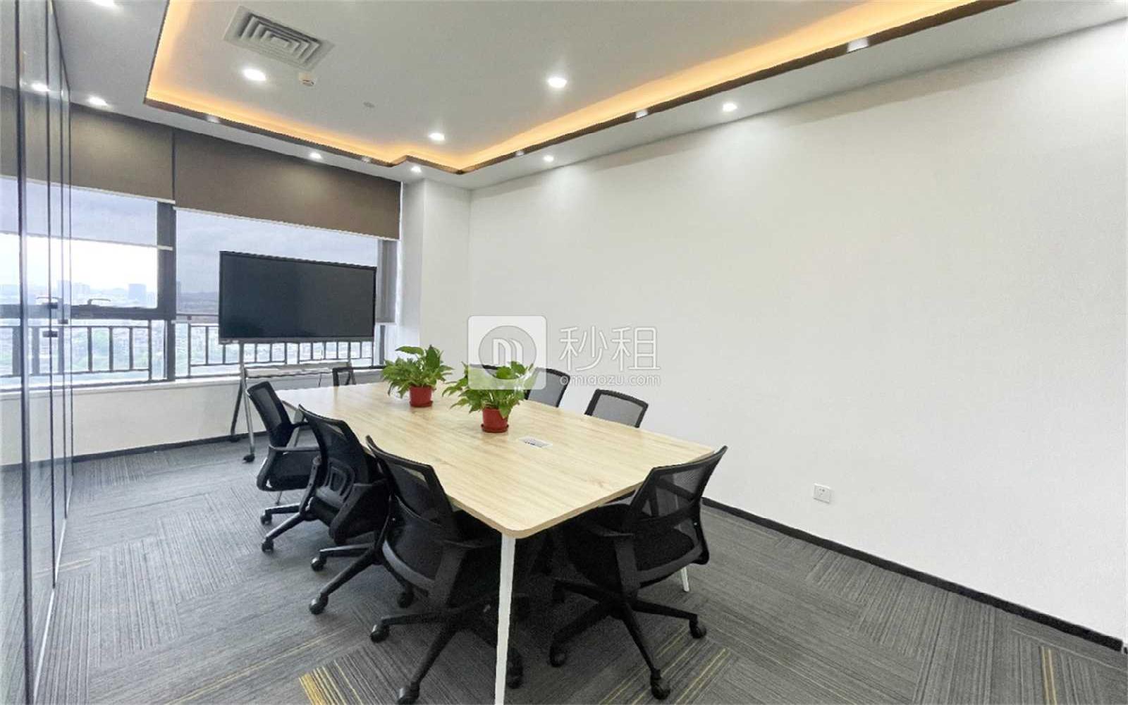 保利中汇广场写字楼出租339平米精装办公室109元/m².月