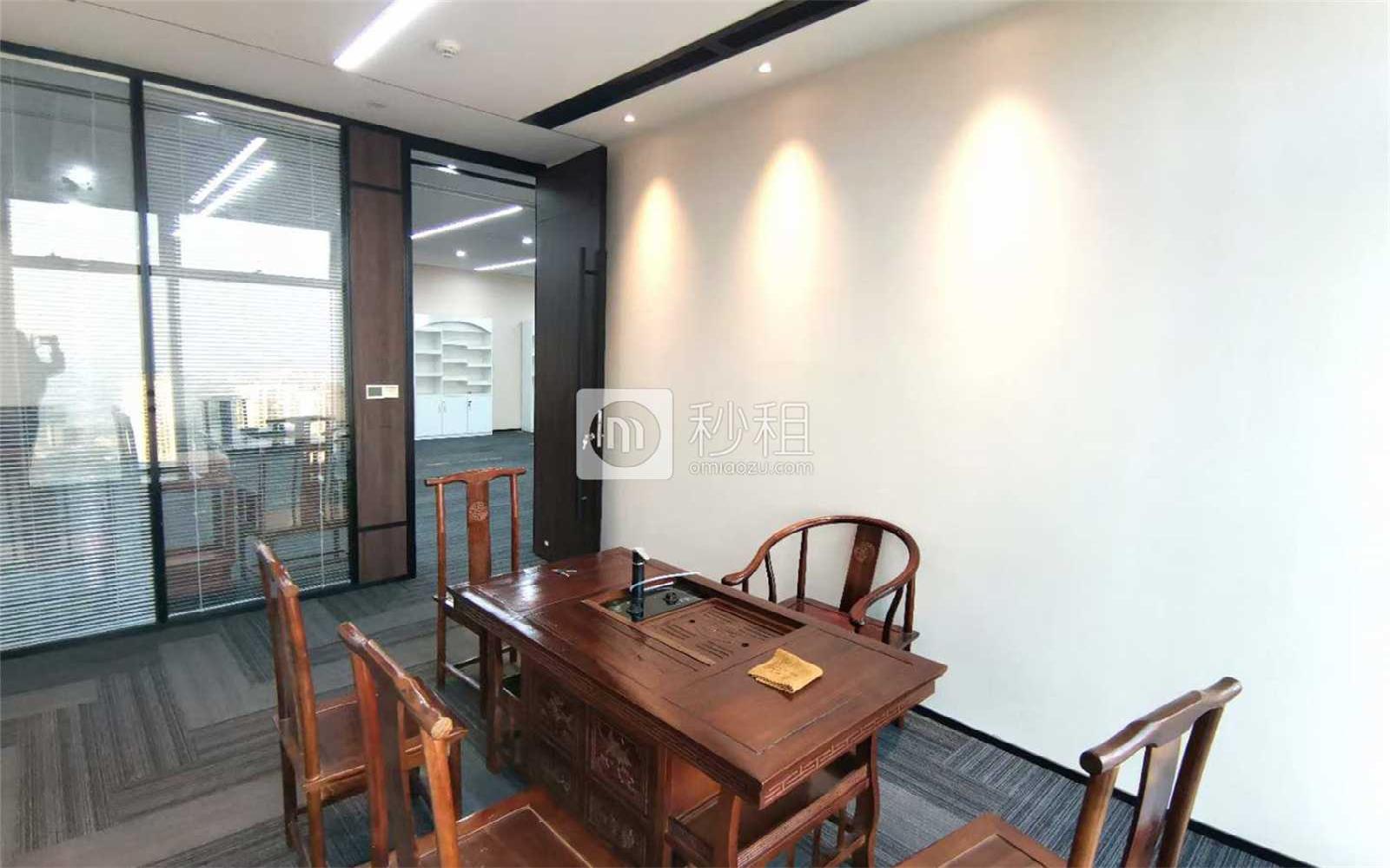 前海卓越时代广场写字楼出租668平米精装办公室120元/m².月