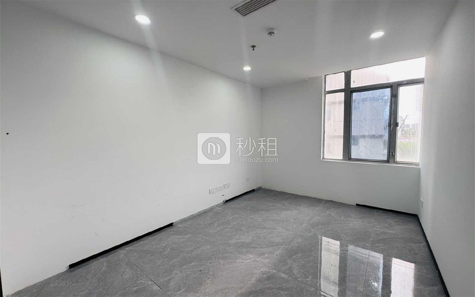 长园新材料港写字楼出租88平米简装办公室306元/m².月