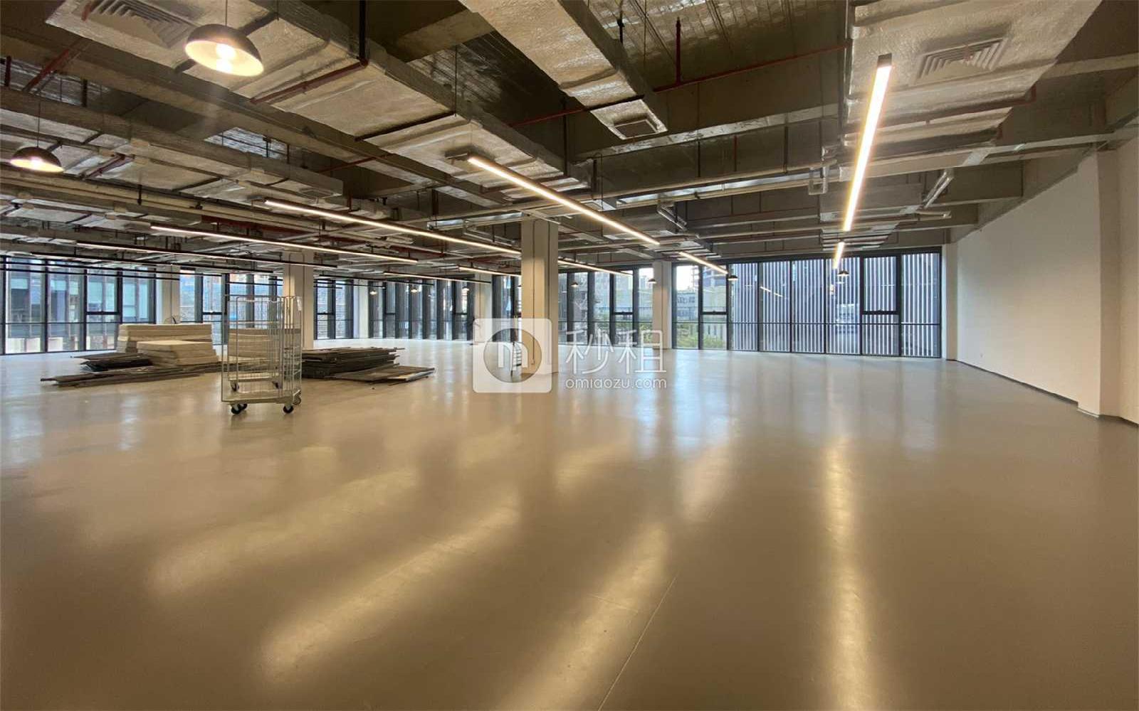 前海深港青年梦工场写字楼出租1800平米简装办公室125元/m².月