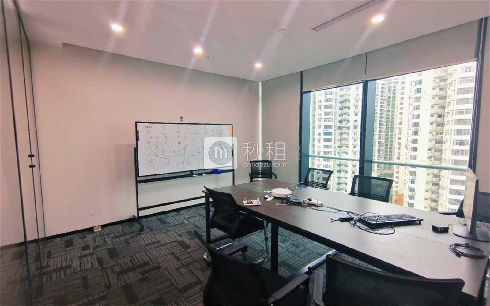 新世界文博中心写字楼出租228平米精装办公室118元/m².月