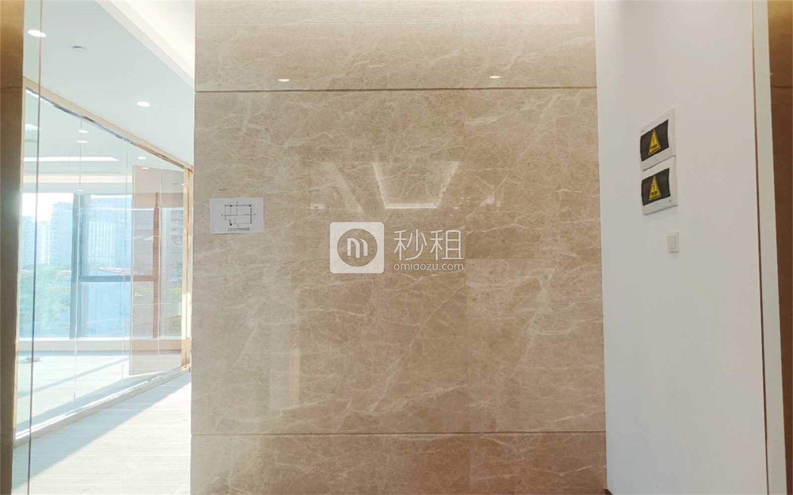 中铁南方总部大厦写字楼出租236.15平米精装办公室78元/m².月