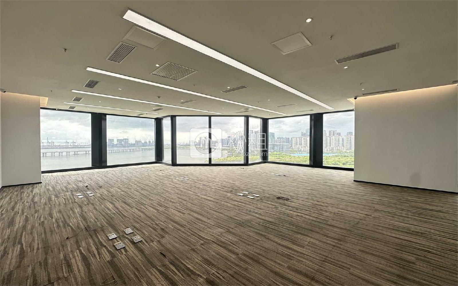 QFC恒裕前海金融中心写字楼出租380平米精装办公室138元/m².月