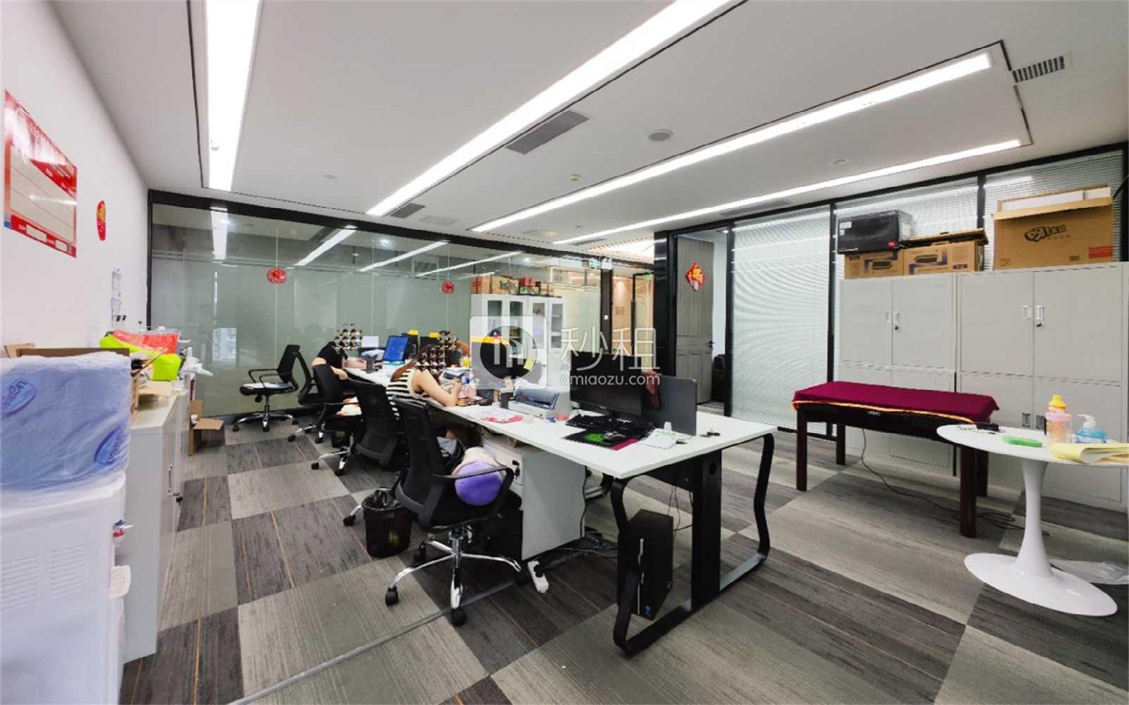 方大城写字楼出租252平米精装办公室68元/m².月