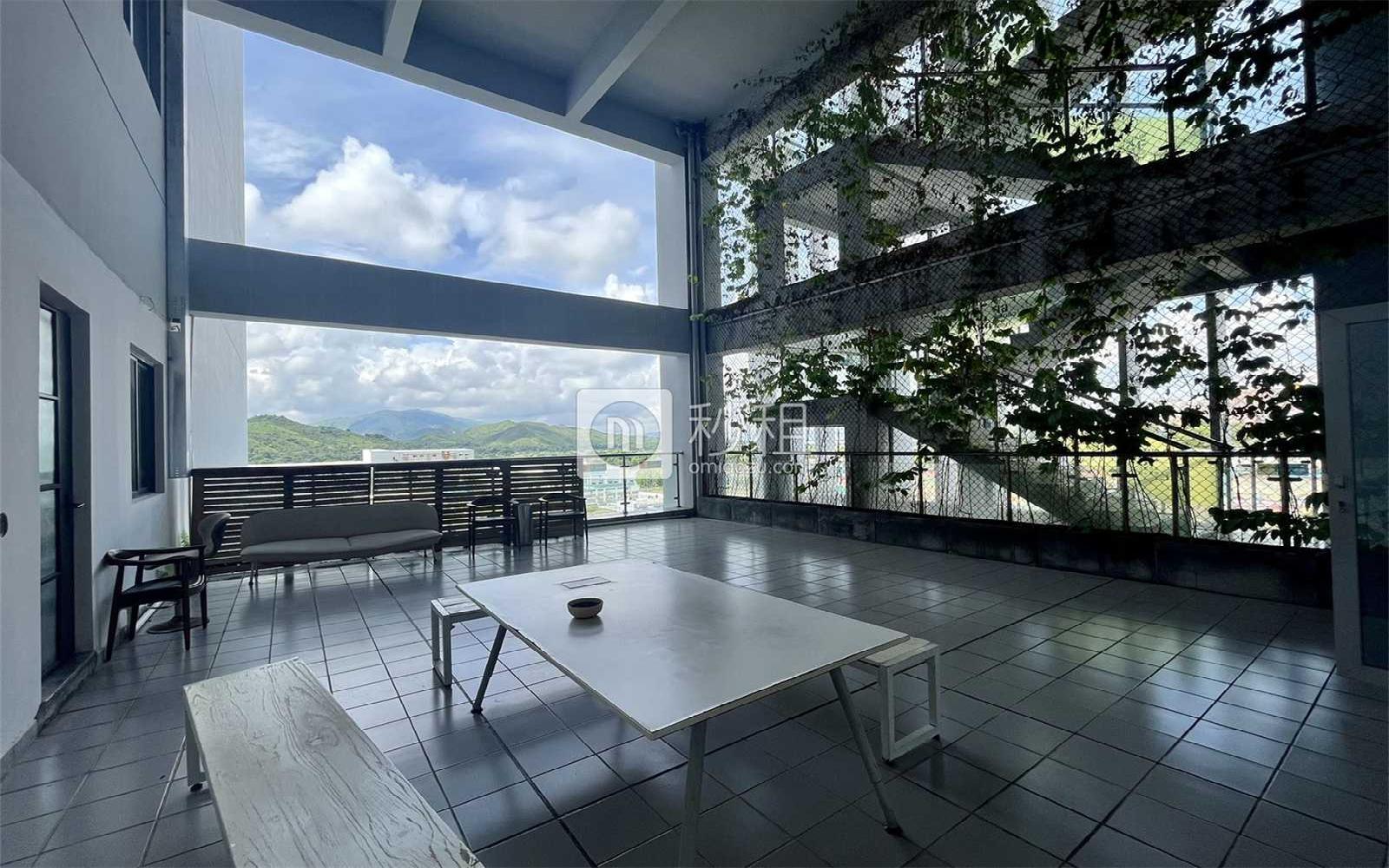 T-PARK深港影视创意园写字楼出租740平米精装办公室108元/m².月