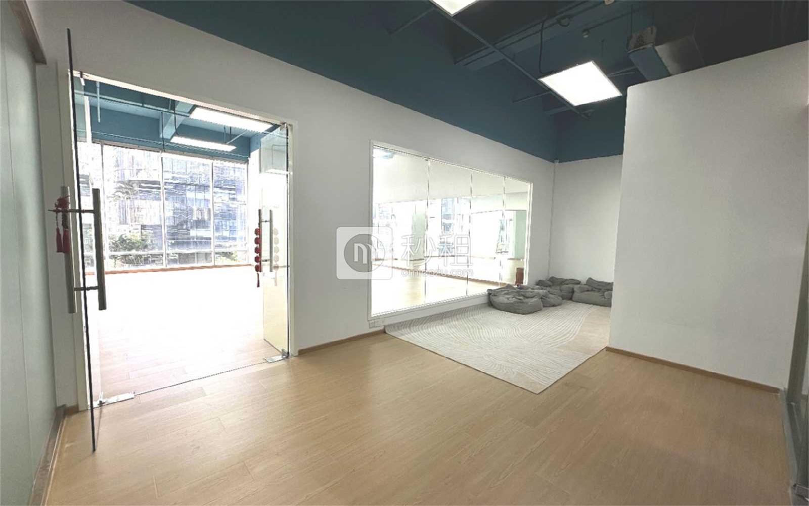 智慧广场写字楼出租375平米精装办公室68元/m².月