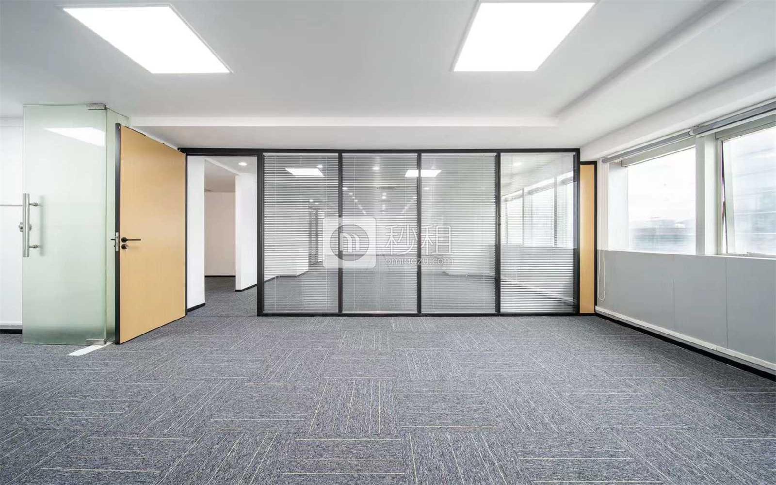 万通大厦 写字楼出租220平米精装办公室85元/m².月