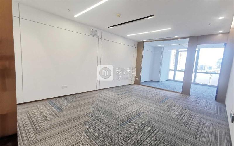 大中华国际金融中心写字楼出租104.8平米精装办公室128元/m².月