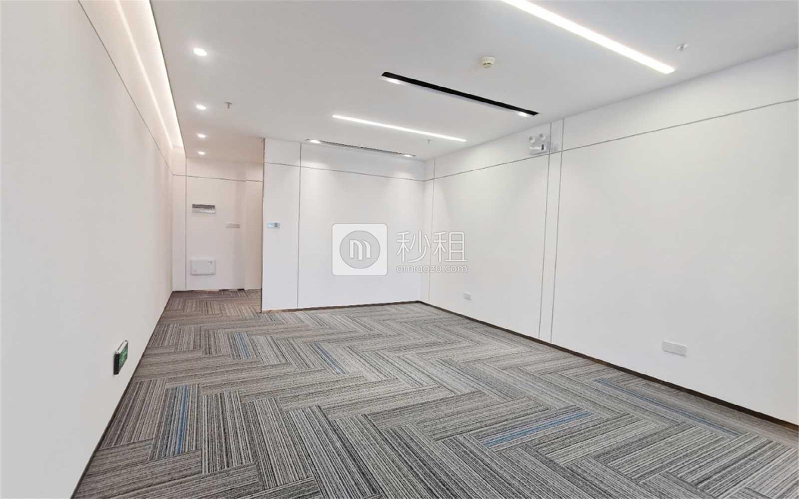 大中华国际金融中心写字楼出租119.8平米精装办公室128元/m².月